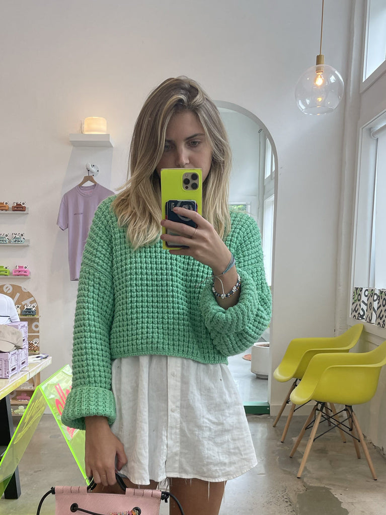 yello — a blonding salon
